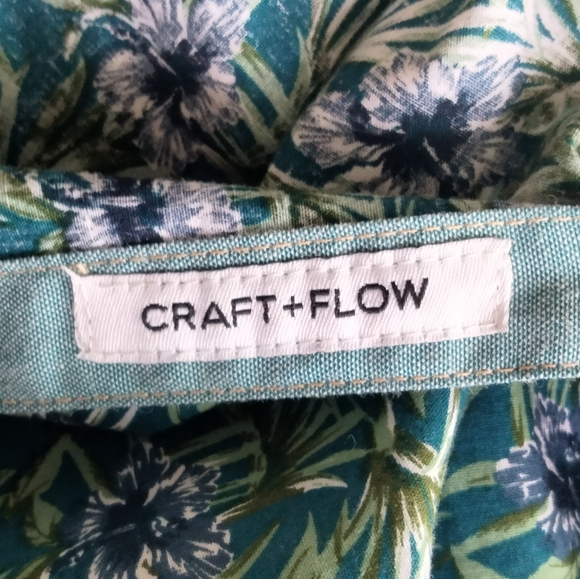 "Craft and Flow" Hawaiian Shirt in Excellent Condition. 100% Cotton. Size Small. - Picture 8 of 8